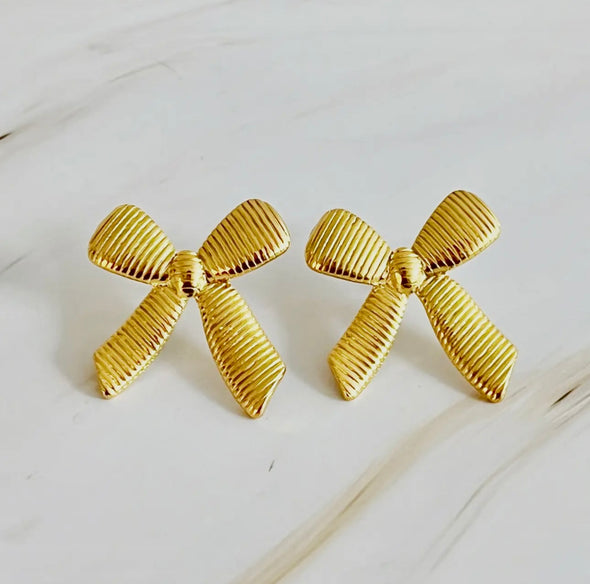 Cabled Bow Studs