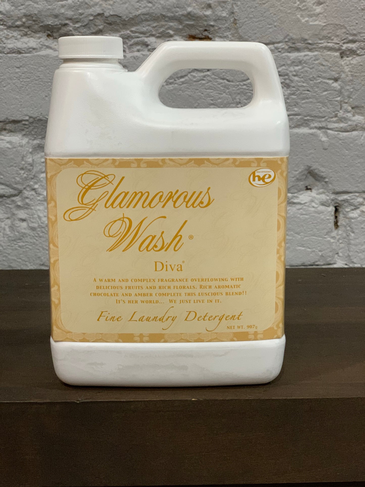 Medium Glamorous Wash